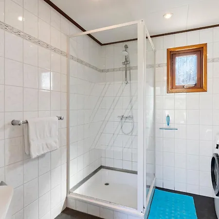 בקתה Modern Chalet In With Private Garden חרדרן