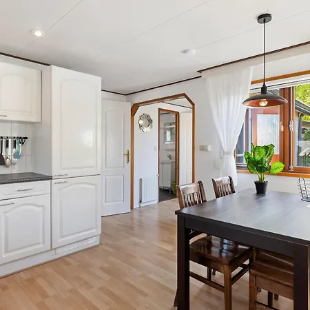Modern Chalet In With Private Garden *