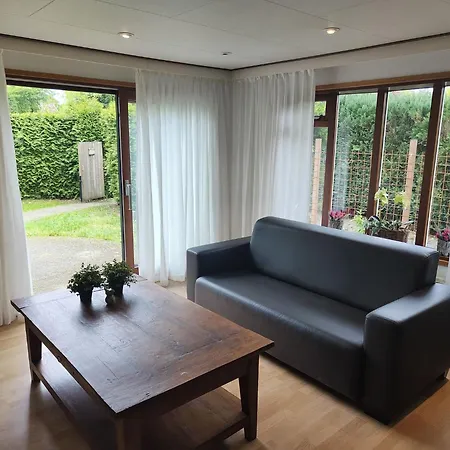 בקתה Modern Chalet In With Private Garden חרדרן